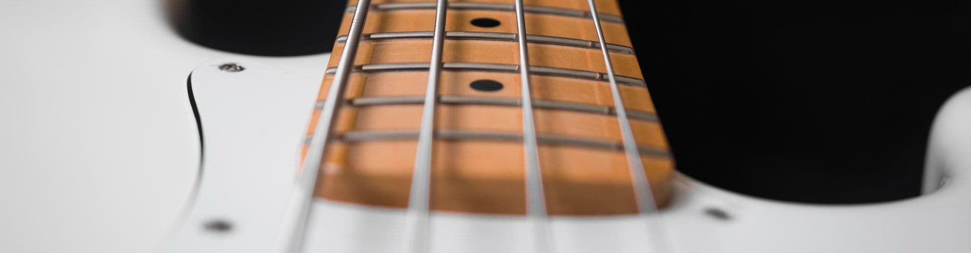 Bass guitar strings