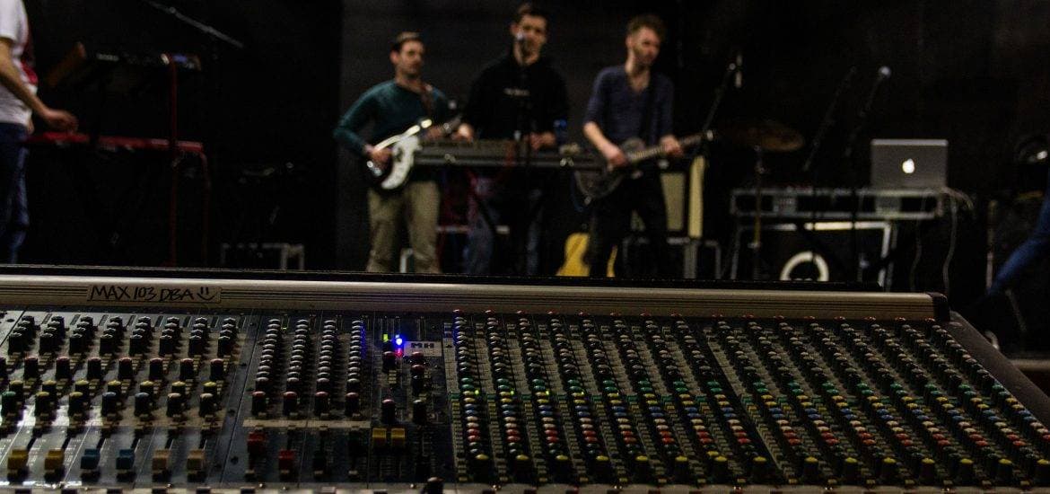 live mixing equipment