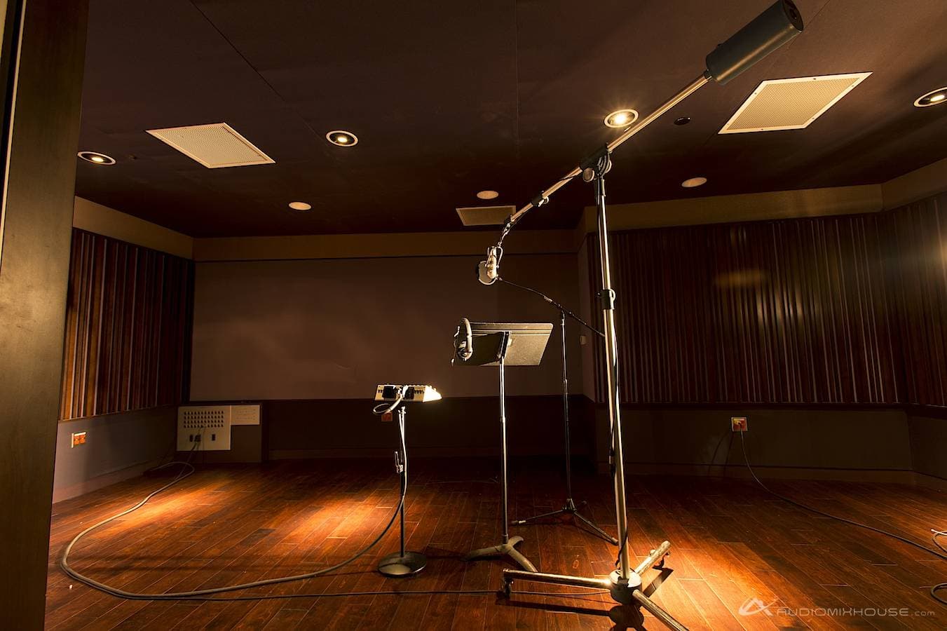 vocal recording with two mics