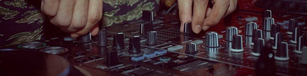 Mixing on Pioneer CDJs and mixer