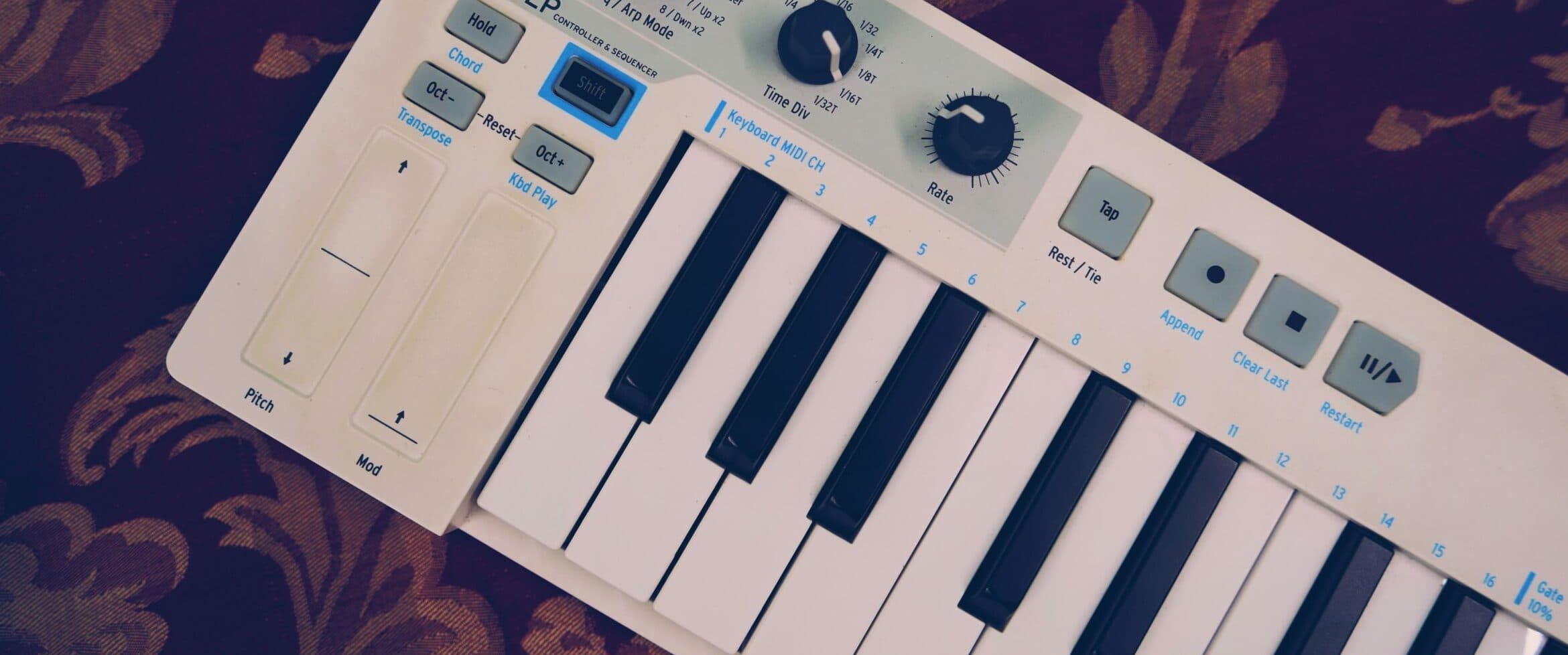 How to Choose a USB MIDI Controller for Your Home Studio